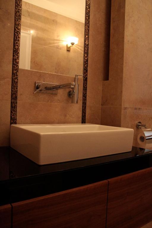 Standard Double or Twin Room,25363527:JPEG